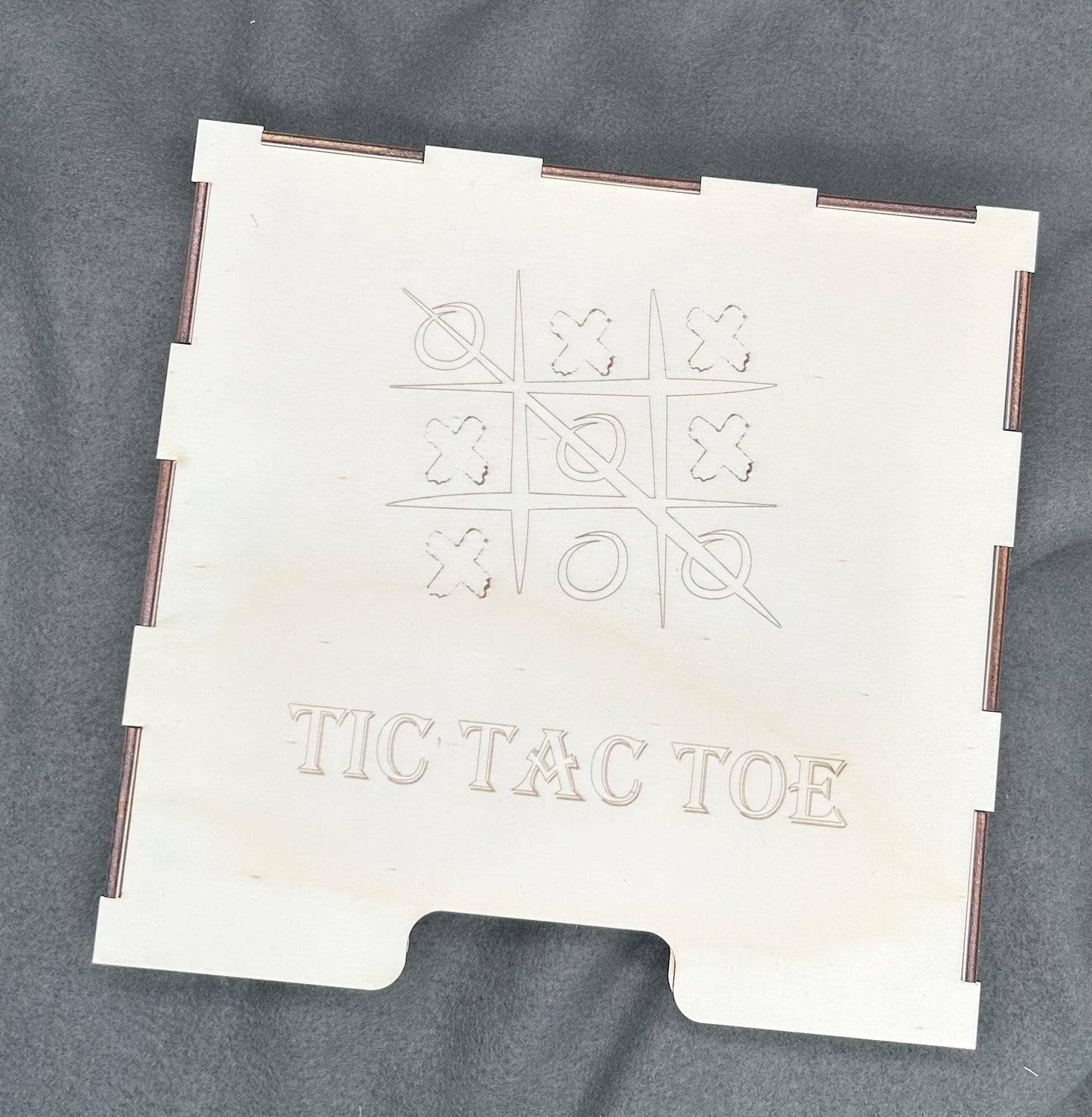 TIC TAC TOE XL mit Einschubbox